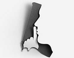 Игроки «Зенита» сняли траурные повязки в память о Симоняне перед матчем с «Динамо» – они плохо держались на руке. Карпов написал, что игроки проигнорировали акцию